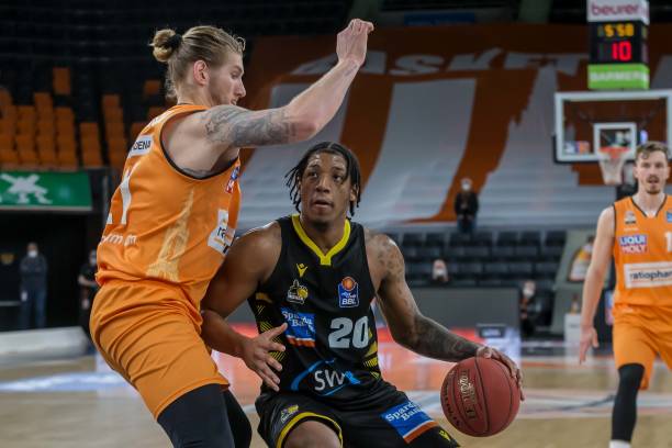 巴塞罗那的 巴塞罗那的