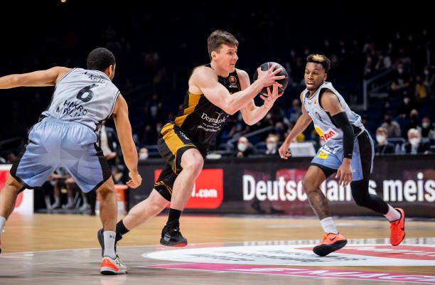 与伤病抗争 与伤病抗争