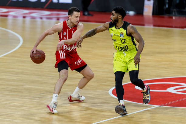 人的较量中 人的较量中